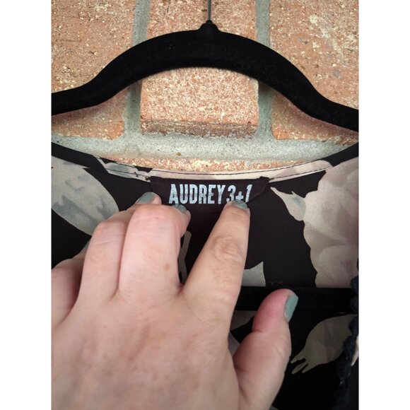 Audrey 3+1 Floral Long Sleeve V-Neck Romper With Elastic Waist - Picture 5 of 12